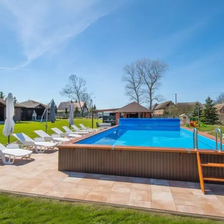 Family Holiday Homes, Pool, Large Garden