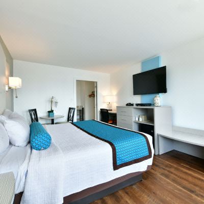 King Room With Jetted Tub The Freeport Inn and Marina Promo Code