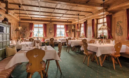 Hotel Sonne Post mit Schwimmbad Отели в г. Титизее-Нойштадт