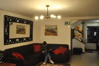 Hotel Makroz Colonial فنادق في لاتاكونغا