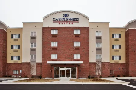 Candlewood Suites Apex Raleigh Area Отели рядом с достопримечательностью «Парк Апекс Коммьюнити»