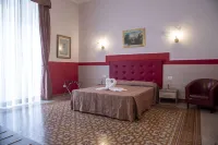 Domus Napoleone Hotels near Regia