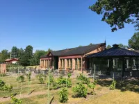 Åmund Vin & Fruktgård Hotels in Ljungbyholm