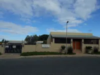 Tourist Lodge Gansbaai Hotels in Gansbaai