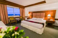 Raya Grand Hotel Hôtels à proximité de : Wat Nong Samong