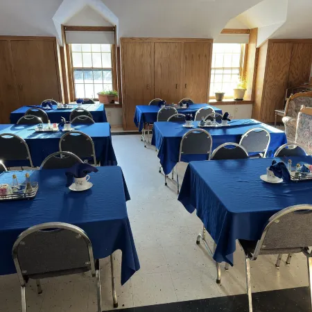 7 Gables Inn & Suites