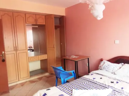 Jajos Guest House Отели в г. Free Hold