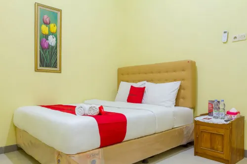 RedDoorz Syariah @ Puri Kalijaga Street Hotels in Talun
