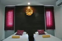 Phang Nga Guesthouse Hotels in Thap Put