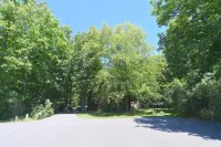 Lazy Bear Retreat - Wifi, Pet Friendly, Grill, Fire Pit, Fireplace, Deck, Golf, Hiking