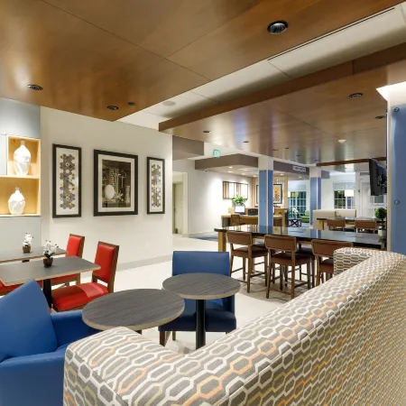 Holiday Inn Express & Suites STURBRIDGE by IHG