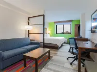 Holiday Inn Express & Suites FORT WORTH DOWNTOWN by IHG Hotels near St. Patrick Cathedral