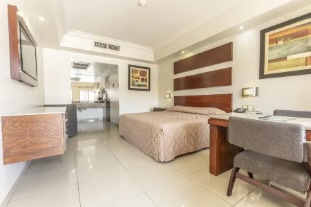 La Siesta Hotel Отели рядом с достопримечательностью «Museum of Popular Cultures of Sonora»