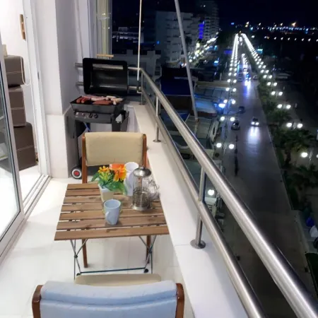 Larnaca Seaview Rooms