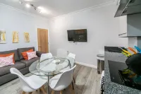14 Helena House Lux Apartment Hotels in Pangbourne