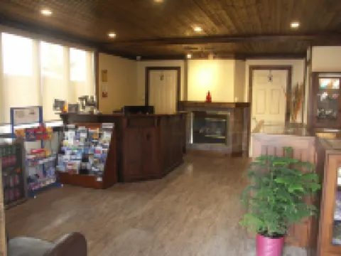 彩虹旅店