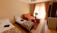 OloloFamily Hotels in Cholpon Ata