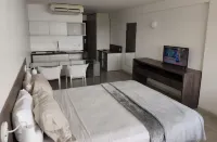 Apê na Orla Com Vista Pro Mar e Limpeza diária