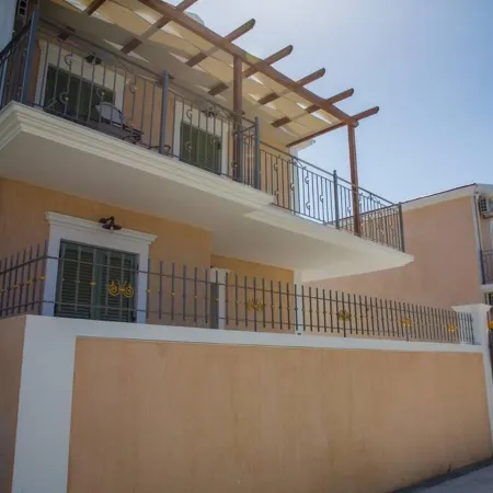 Villa Elpida at Minies