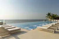 Radisson Blu Hotel, Conakry - Pool