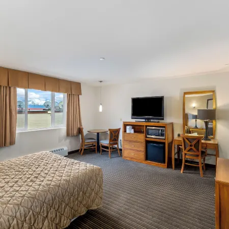 Breeze Inn Hotel
