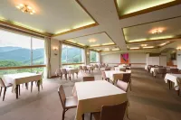 Asahi Shizenkan Hotels in Shirataka
