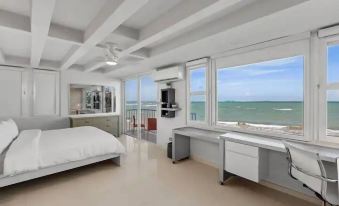 Amapola SeaSide Beach Front Apartment