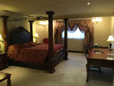Albury Manor House Hotels in Albury