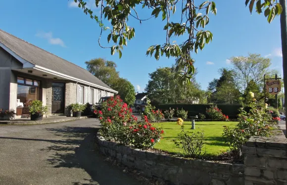 愛赫納西恩旅館