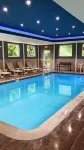 Spark by Hilton Danbury near University - Pool