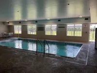Country Inn & Suites by Radisson, Marion, IL - Swimmingpools