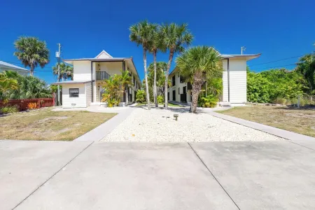 Bayside Manasota Key Condo with Easy Beach Access