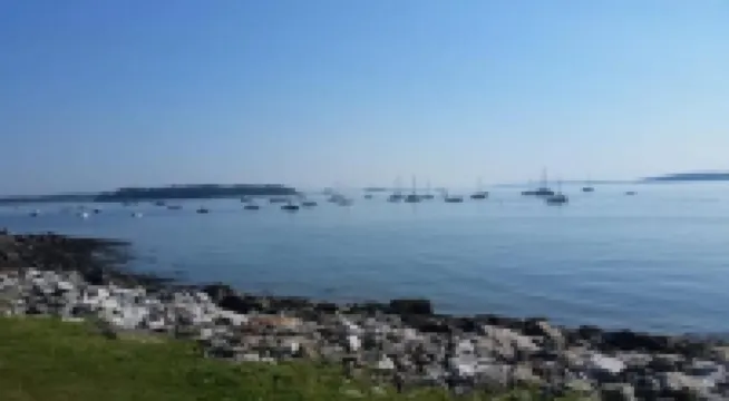 Spacious downtown Saco getaway!