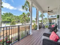3-Min Walk to Beach, 2 Fully Equipped Homes for Your Destin Getaway
