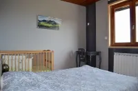 Pleasant house in the heart of the Auvergne volcanoes, Sancy massif Hotels in Saint-Diery