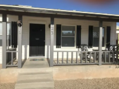 Charming 2 bedroom 1 bath home Hotels in Wickenburg