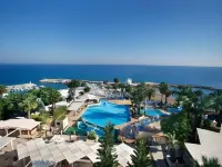 Golden Coast Beach Hotel Hôtels à : Pernera