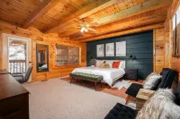 Mountain Getaway with Theater and Arcade - Spacious and Inviting Retreat