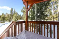 Spacious Decks and Cozy Fireplace - Inviting Mountain Retreat