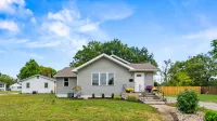Comfort and Convenient Location Near Attractions - Modern Family Haven