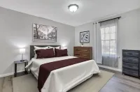 Enjoy Savannah 4BR w/King Bed Hotels in Pooler