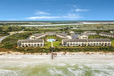 Oceanfront condo with direct beach access, shared pool, tennis