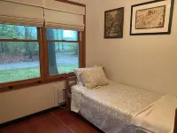 Lovely Cottage in the Heart of Long Island Wine country