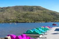 Cozy Condo with Balcony and Stunning Views - Charming Mountain Retreat