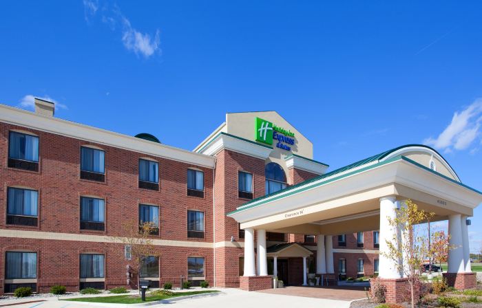 Holiday Inn Express & Suites CHESTERFIELD - SELFRIDGE AREA by IHG