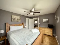 Charming Outdoor Space and Cozy Ambiance - Delightful Retreat