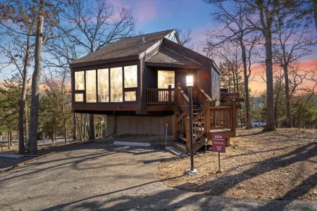 Indoor Pool and Scenic Lake Views - Stunning Treetop Retreat