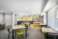 Spark by Hilton Grapevine DFW North - breakfast