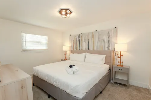Modern Suite with Fire Pits and Beach Chairs - Charming Coastal Retreat Hotels in Norfolk