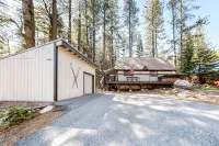 Pine Cone Cabin Hotels near Boreal Mountain California